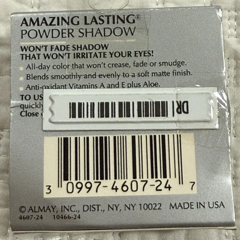 Almay Amazing Lasting Powder Shadow Amethyst  No Crease Fade Discontinued NOS‎